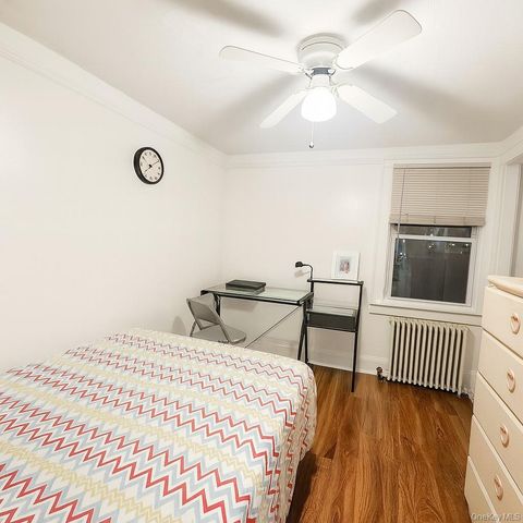 9 Bagley Avenue, Albertson, NY 11507