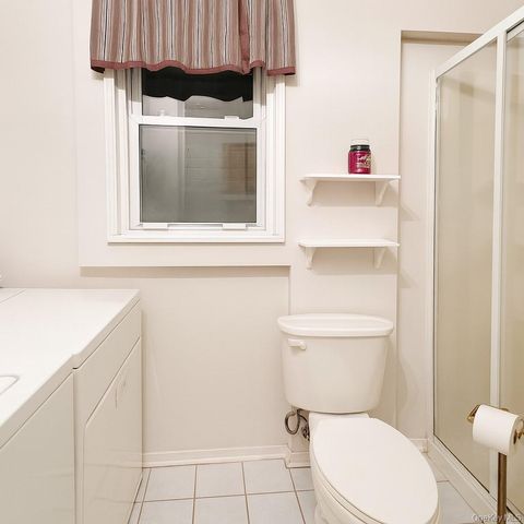 9 Bagley Avenue, Albertson, NY 11507