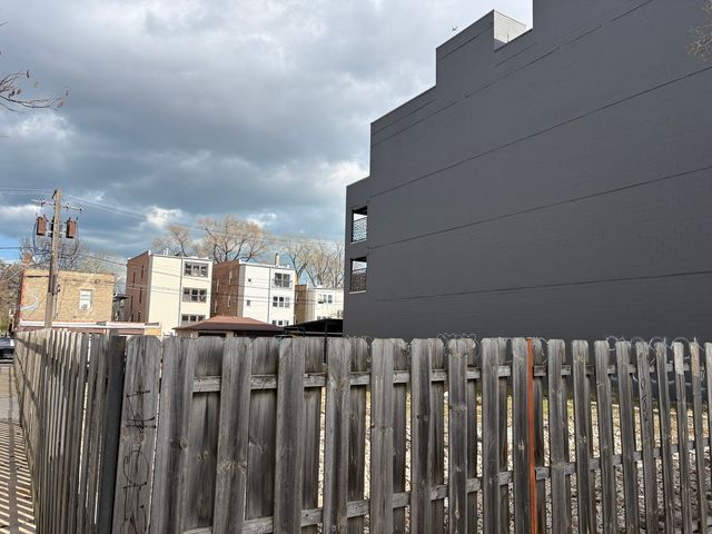 855 N California Avenue, Chicago, IL 60622