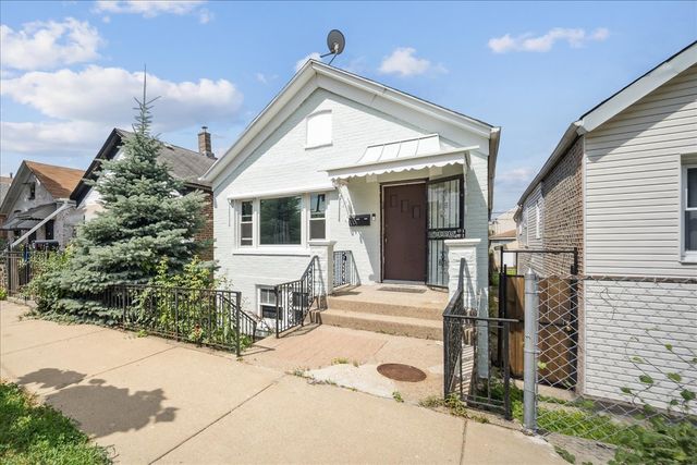 3332 S Bell Avenue, Chicago, IL 60608