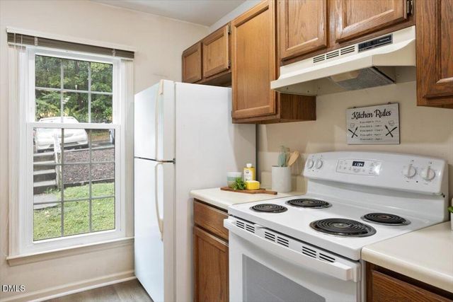 28 Prestwick Place, Durham, NC 27705