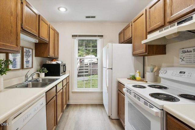 28 Prestwick Place, Durham, NC 27705