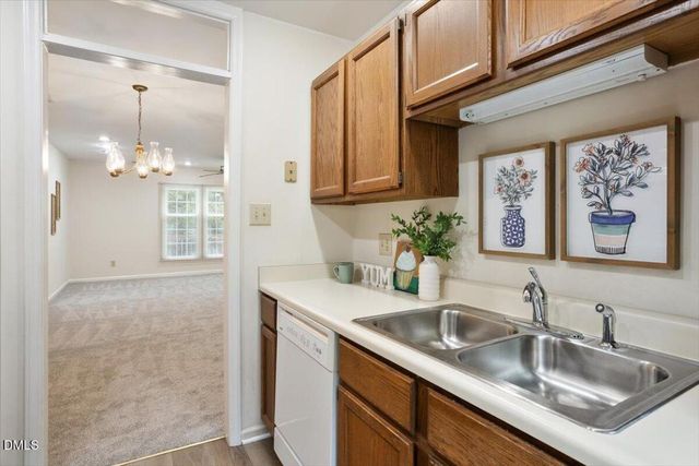 28 Prestwick Place, Durham, NC 27705