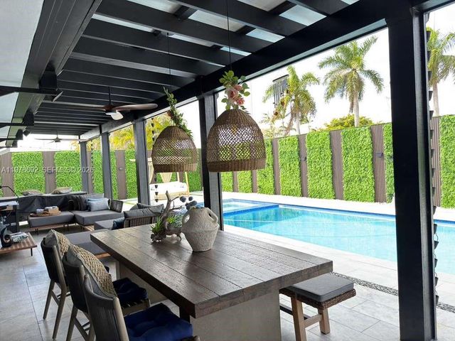 9351 SW 88th Ter, Miami, FL 33176