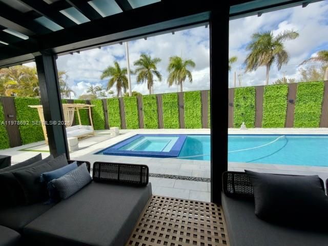 9351 SW 88th Ter, Miami, FL 33176