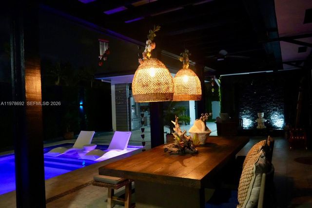 9351 SW 88th Ter, Miami, FL 33176