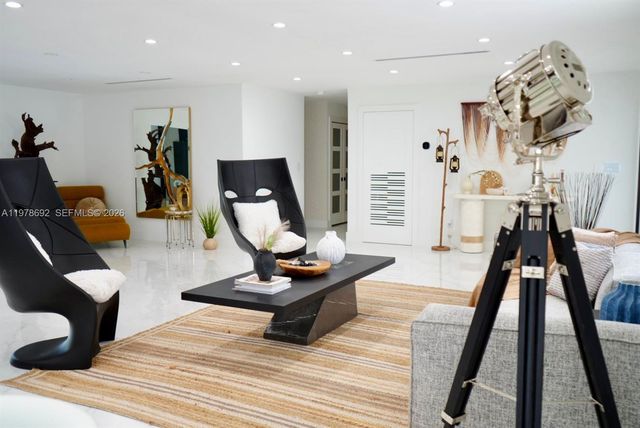 9351 SW 88th Ter, Miami, FL 33176