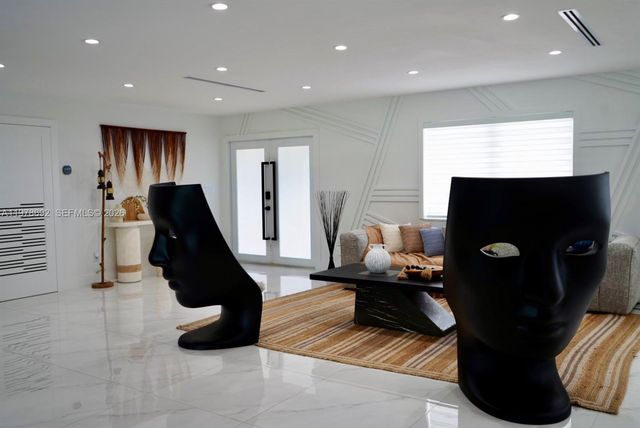 9351 SW 88th Ter, Miami, FL 33176