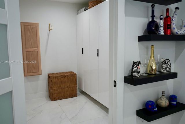 9351 SW 88th Ter, Miami, FL 33176