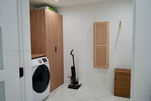 9351 SW 88th Ter, Miami, FL 33176