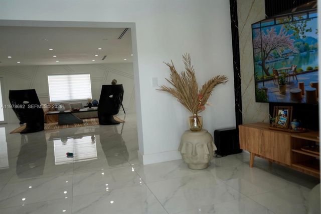 9351 SW 88th Ter, Miami, FL 33176