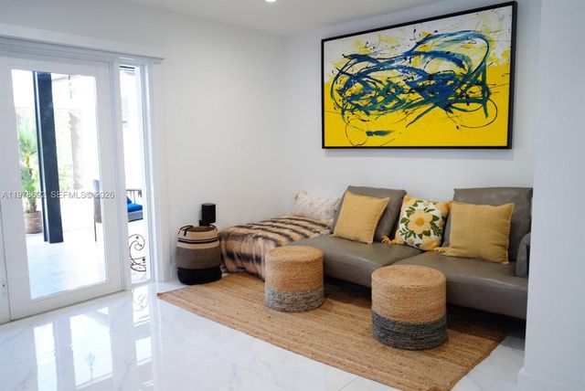 9351 SW 88th Ter, Miami, FL 33176