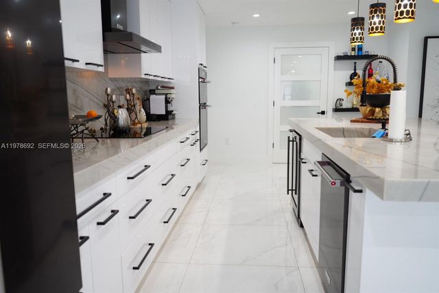 9351 SW 88th Ter, Miami, FL 33176