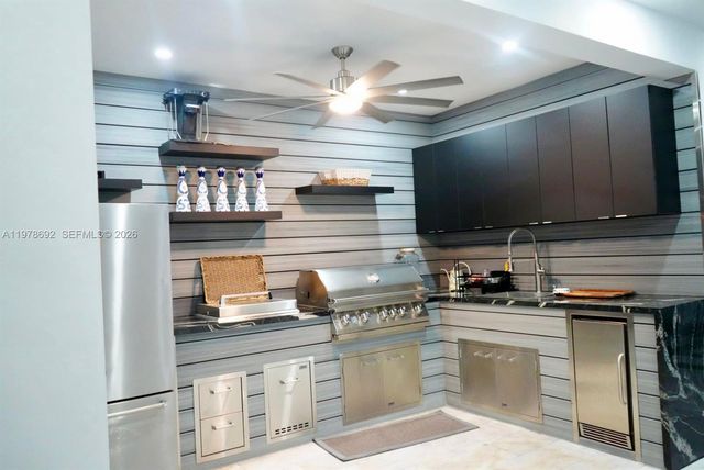 9351 SW 88th Ter, Miami, FL 33176