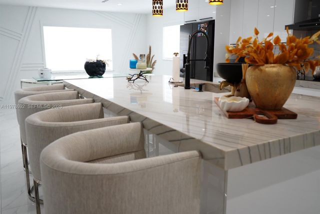 9351 SW 88th Ter, Miami, FL 33176