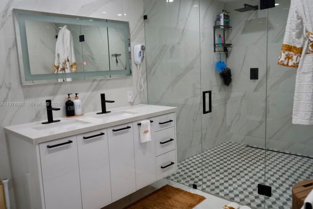 9351 SW 88th Ter, Miami, FL 33176