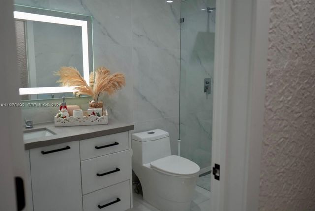 9351 SW 88th Ter, Miami, FL 33176