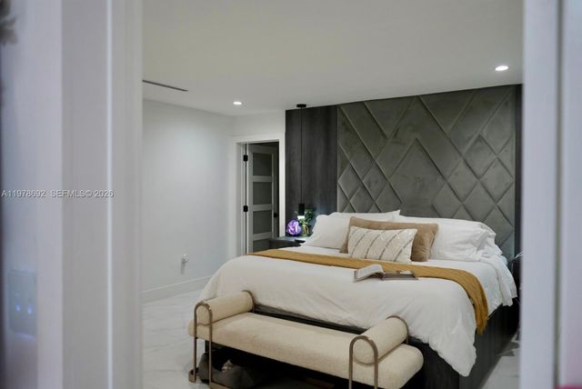 9351 SW 88th Ter, Miami, FL 33176