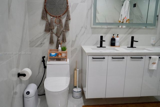 9351 SW 88th Ter, Miami, FL 33176