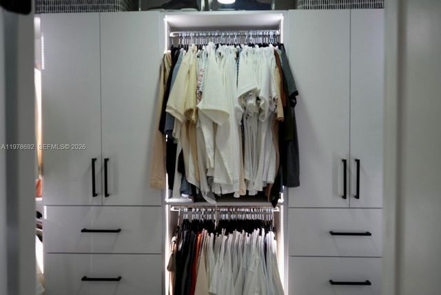 9351 SW 88th Ter, Miami, FL 33176