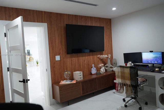 9351 SW 88th Ter, Miami, FL 33176