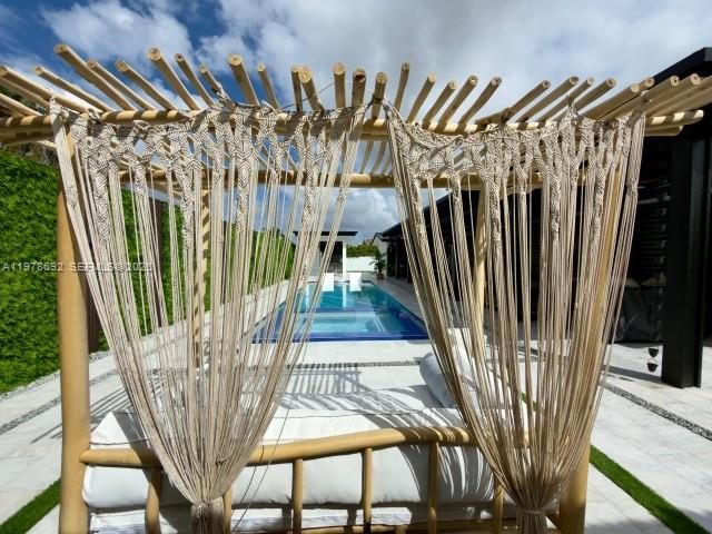 9351 SW 88th Ter, Miami, FL 33176