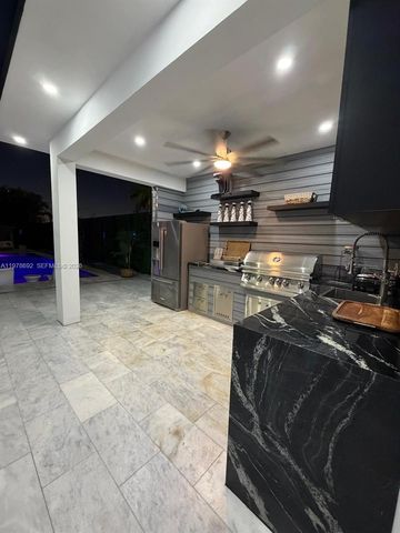 9351 SW 88th Ter, Miami, FL 33176