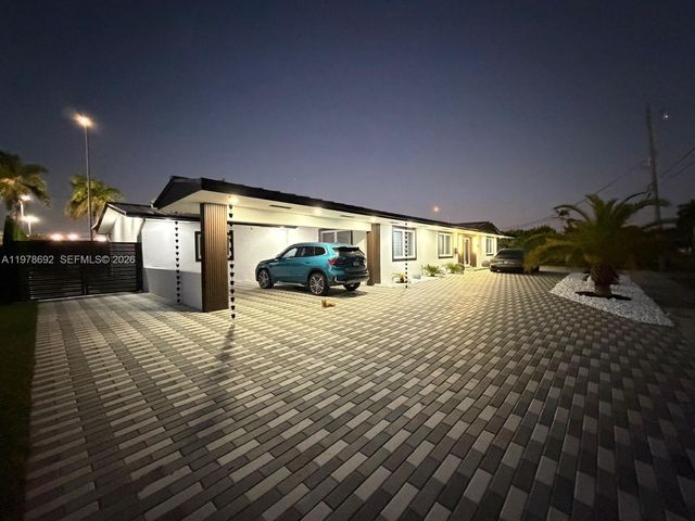 9351 SW 88th Ter, Miami, FL 33176