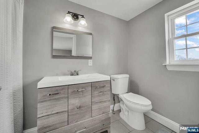 72 Valley Way, West Orange, NJ 07052