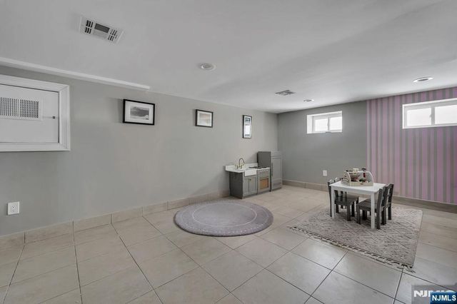 72 Valley Way, West Orange, NJ 07052