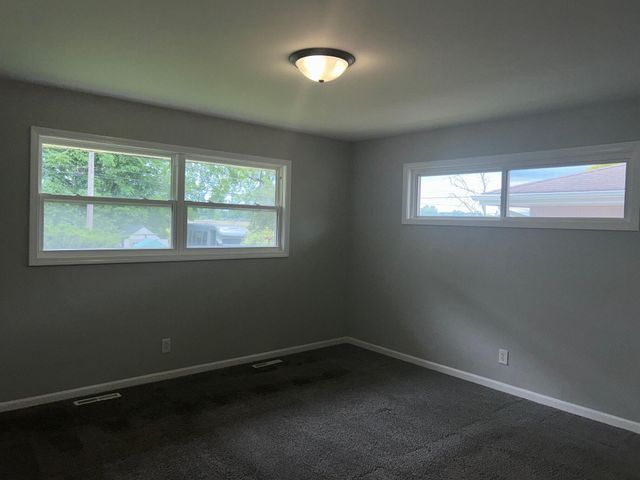 5429 Dexter Drive, Merrillville, IN 46410