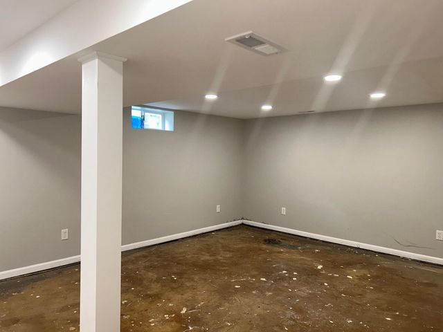 5429 Dexter Drive, Merrillville, IN 46410