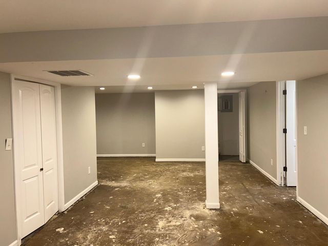 5429 Dexter Drive, Merrillville, IN 46410