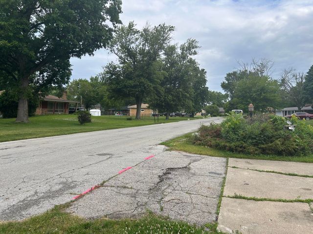 5429 Dexter Drive, Merrillville, IN 46410