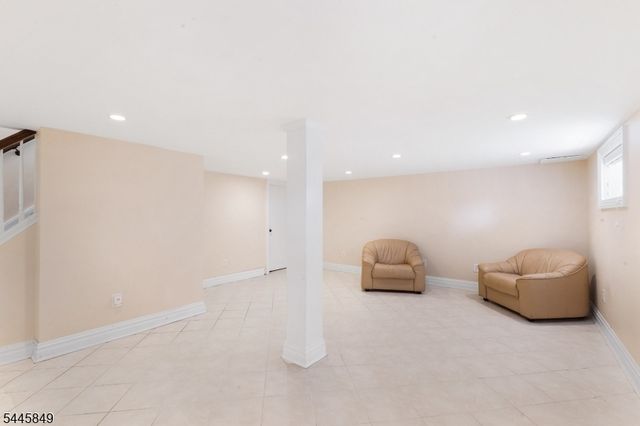 331 Stoughton Ave, Cranford Twp., NJ 07016