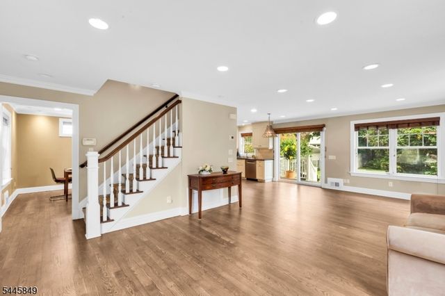 331 Stoughton Ave, Cranford Twp., NJ 07016