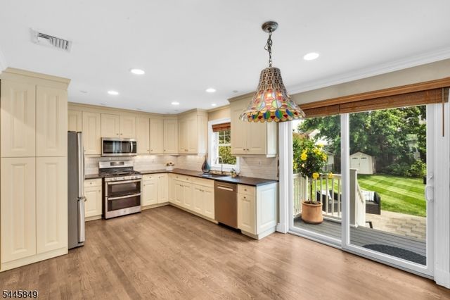 331 Stoughton Ave, Cranford Twp., NJ 07016