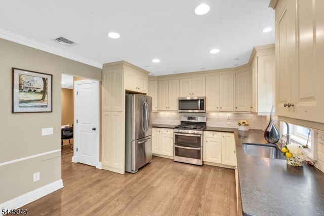 331 Stoughton Ave, Cranford Twp., NJ 07016