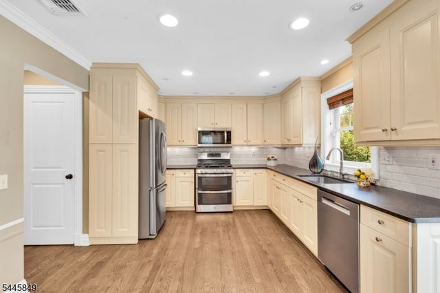 331 Stoughton Ave, Cranford Twp., NJ 07016