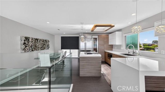 855 Santa Ana Street, Laguna Beach, CA 92651