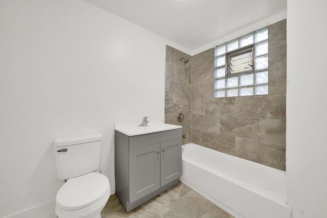 10504 S Lafayette Avenue, Chicago, IL 60628