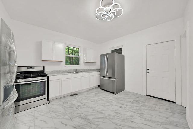 10504 S Lafayette Avenue, Chicago, IL 60628