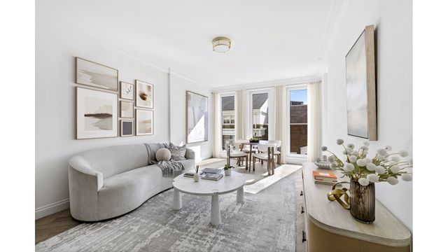 7829 Austin St Apt 420, New York City, NY 11375