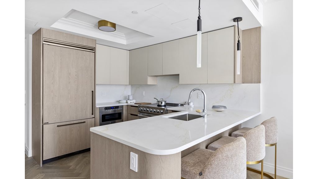 7829 Austin St Apt 420, New York City, NY 11375