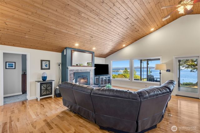 24920 S South Kingston Road NE, Kingston, WA 98346