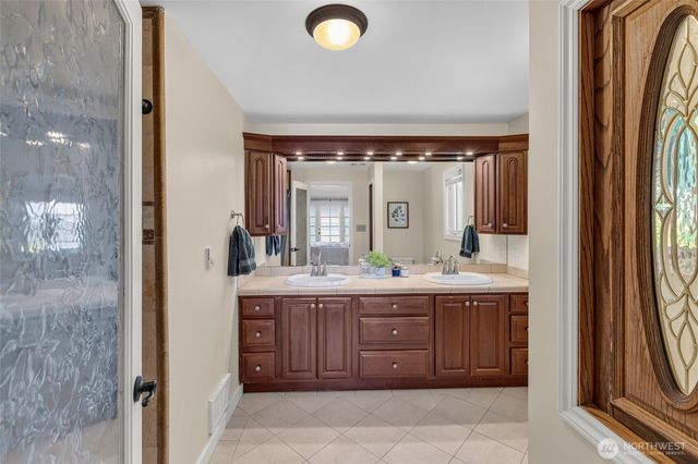 24920 S South Kingston Road NE, Kingston, WA 98346