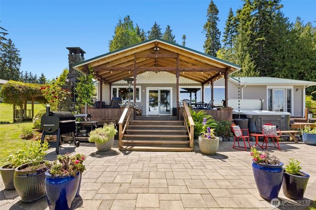 24920 S South Kingston Road NE, Kingston, WA 98346