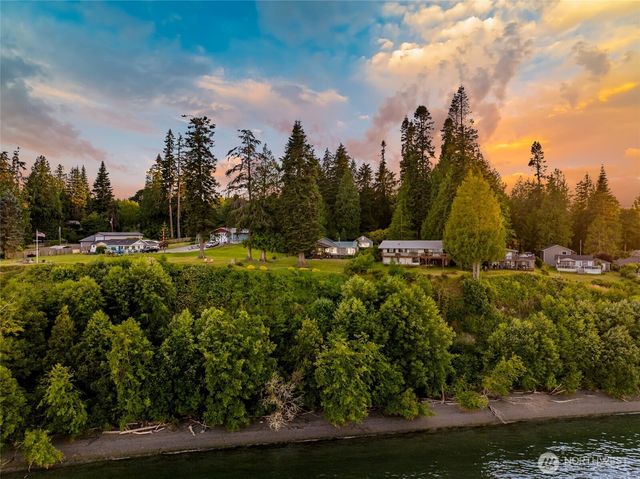 24920 S South Kingston Road NE, Kingston, WA 98346