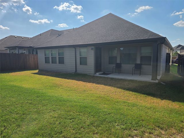 208 Hope Orchards Drive, Lavon, TX 75166