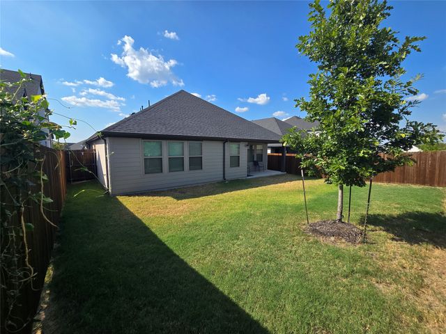 208 Hope Orchards Drive, Lavon, TX 75166